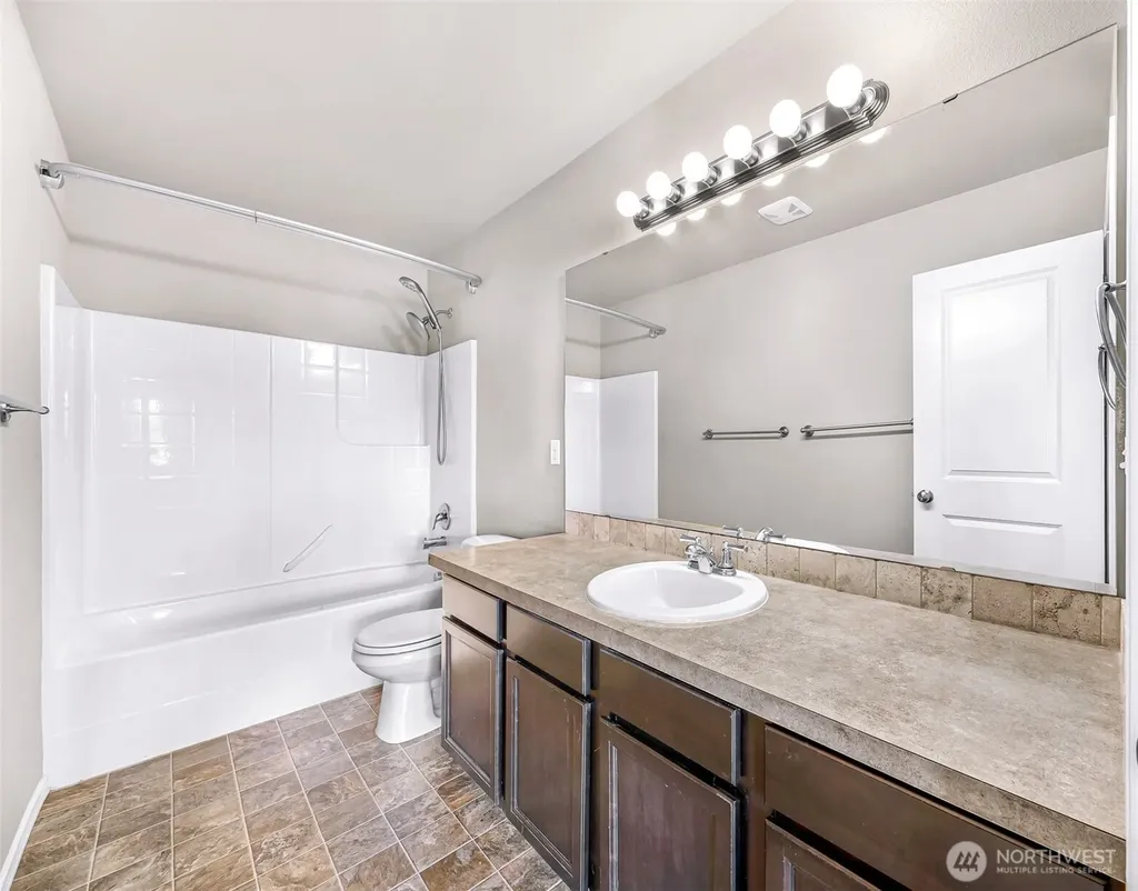 930 Cove View Circle Oak Harbor WA 98277