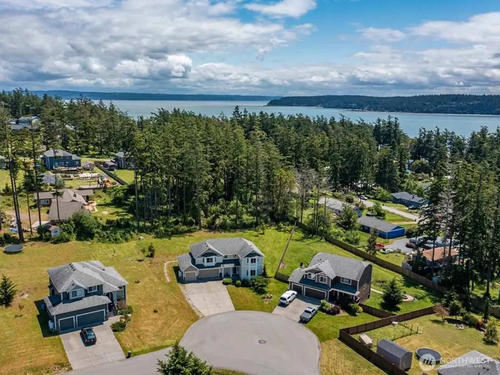 930 Cove View Circle Oak Harbor WA 98277