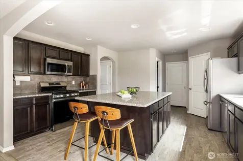 930 Cove View Circle Oak Harbor WA 98277