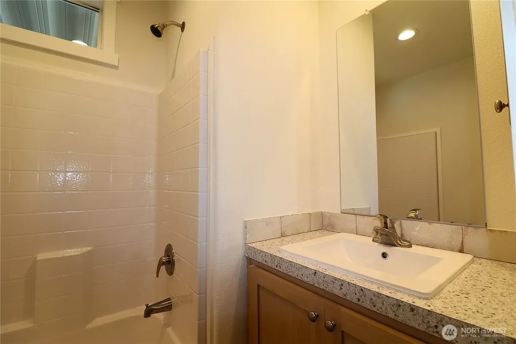 3213 S 182nd Place Seatac WA 98188