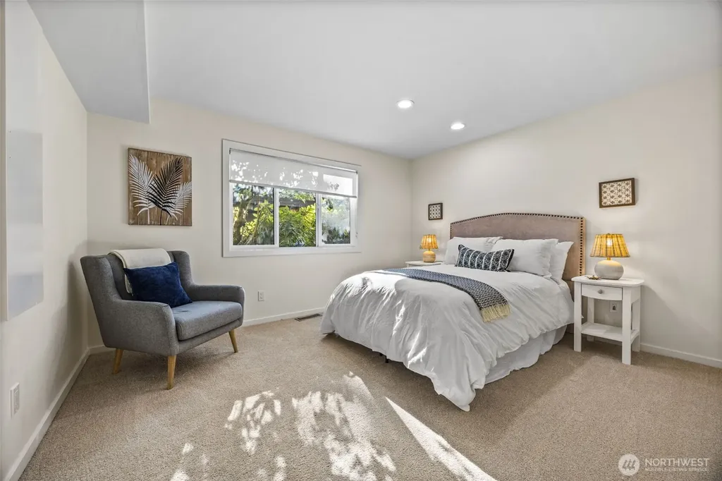 17442 NE 40th Place Redmond WA 98052