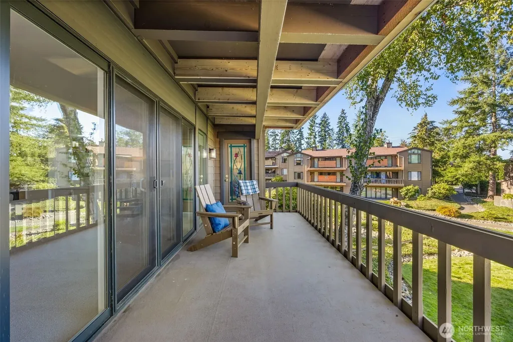 17442 NE 40th Place Redmond WA 98052