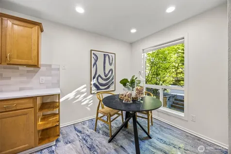 17442 NE 40th Place Redmond WA 98052