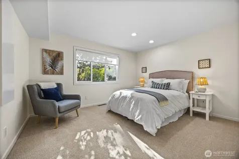 17442 NE 40th Place Redmond WA 98052