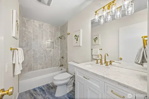17442 NE 40th Place Redmond WA 98052