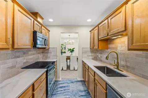 17442 NE 40th Place Redmond WA 98052
