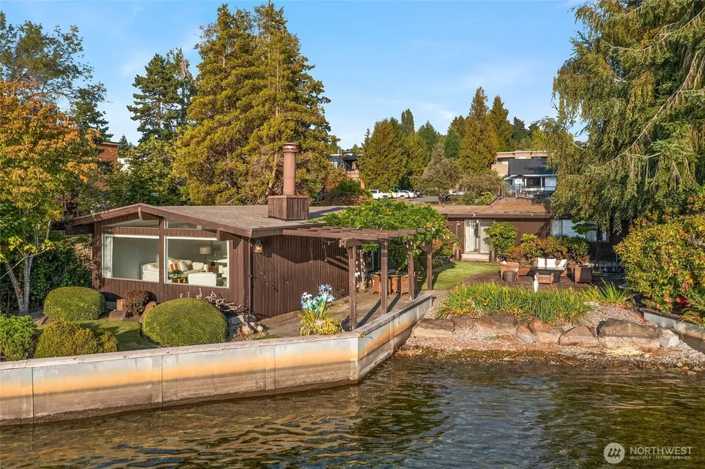 6209 Lake Washington Blvd NE Kirkland WA 98033