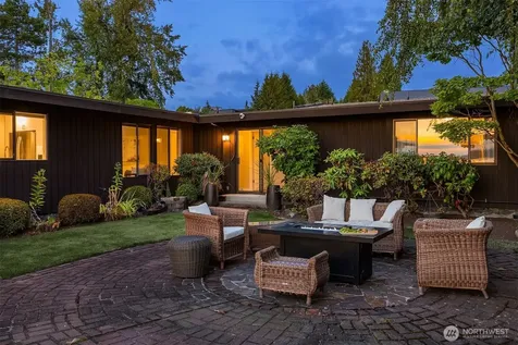 6209 Lake Washington Blvd NE Kirkland WA 98033