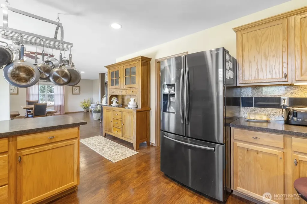 308 Easy Street SE Rainier WA 98576