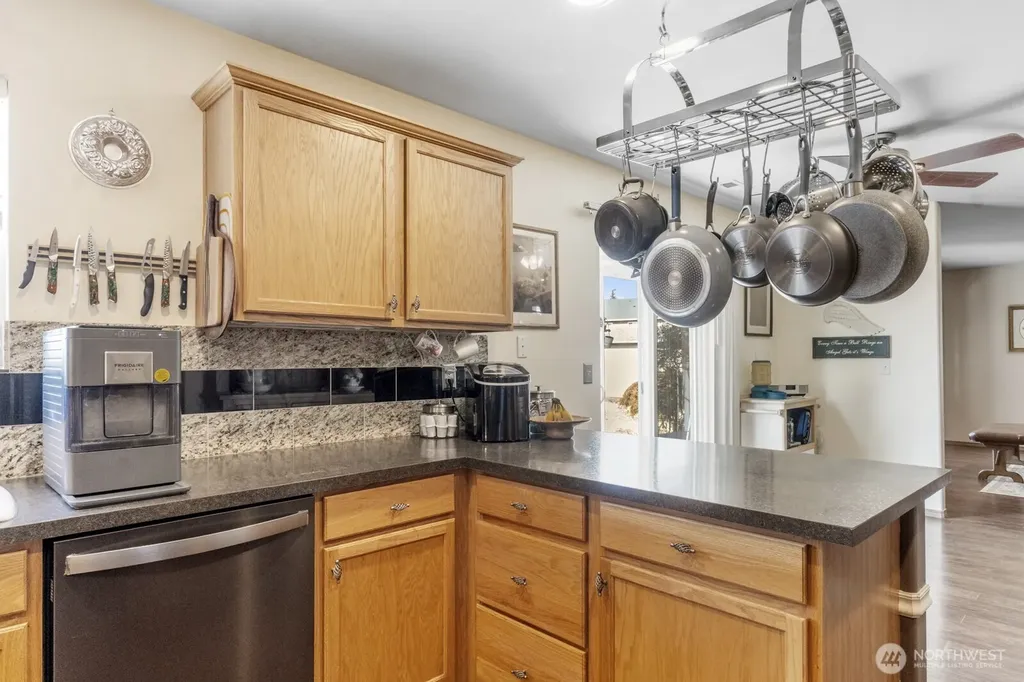 308 Easy Street SE Rainier WA 98576