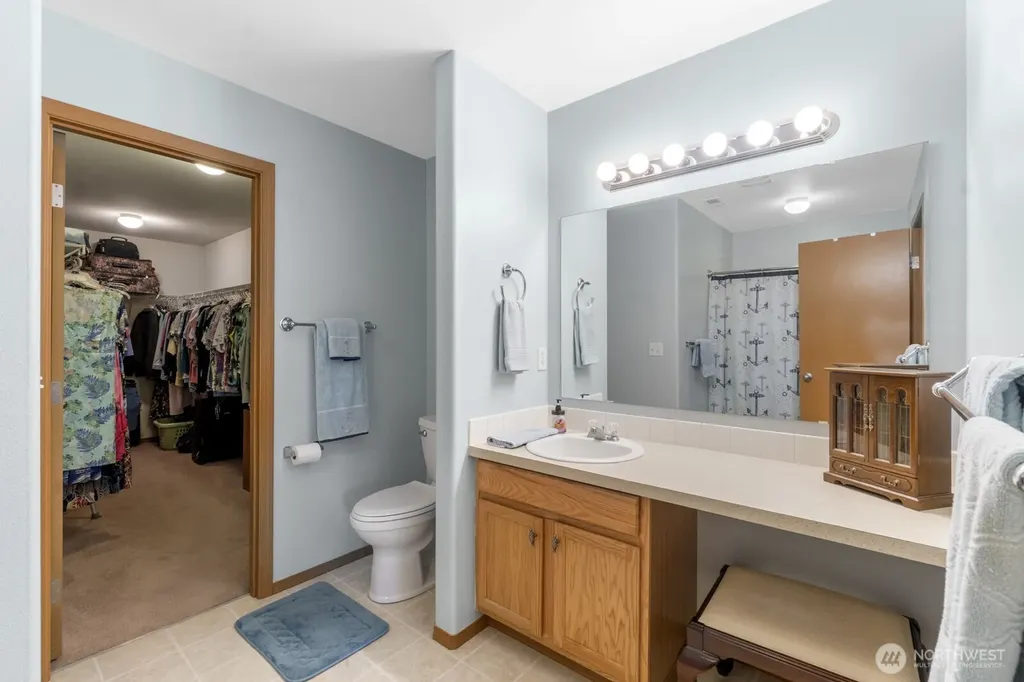 308 Easy Street SE Rainier WA 98576