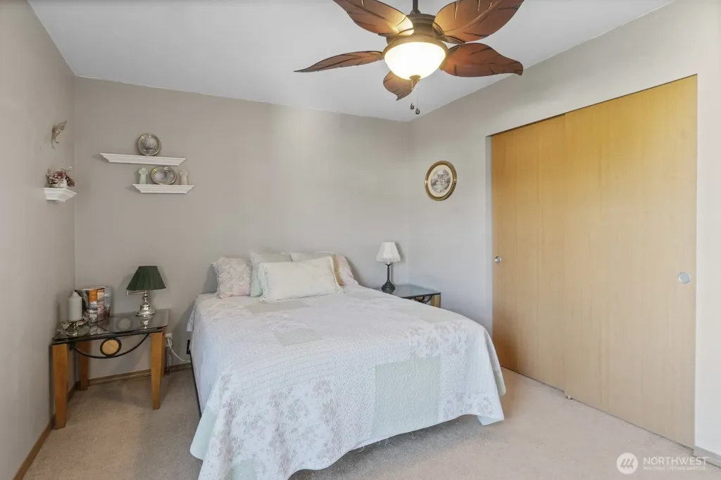 308 Easy Street SE Rainier WA 98576