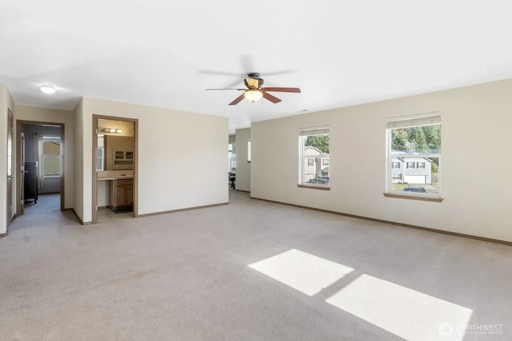 308 Easy Street SE Rainier WA 98576