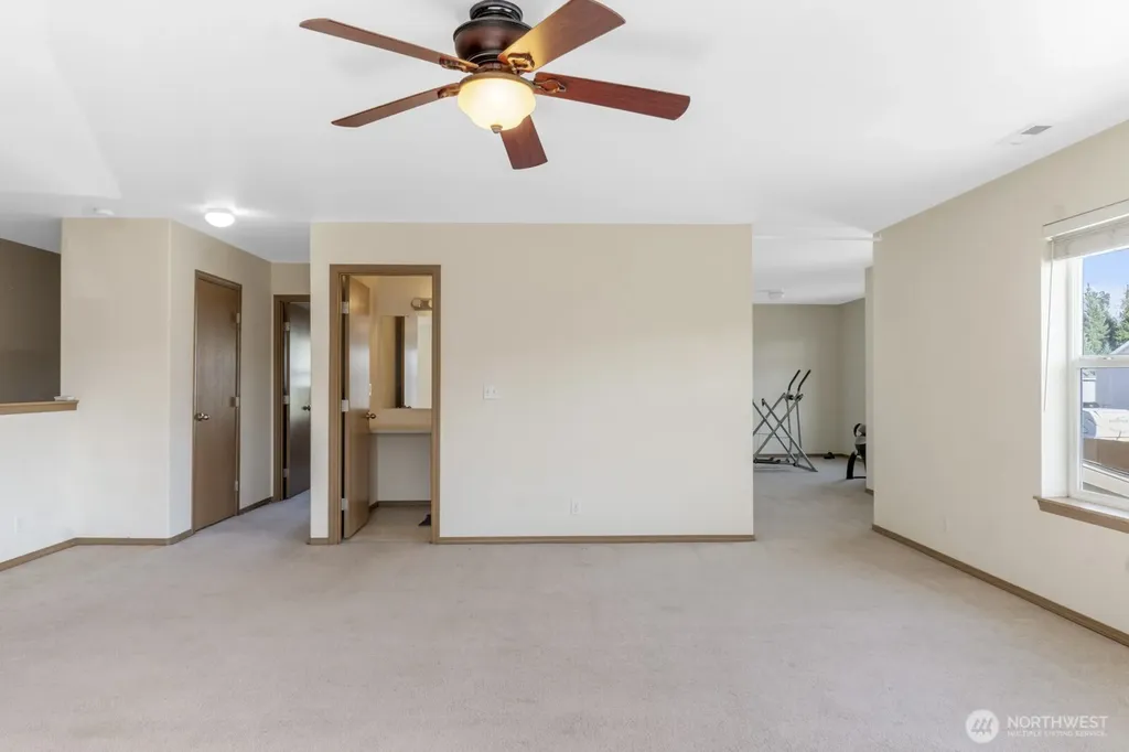 308 Easy Street SE Rainier WA 98576