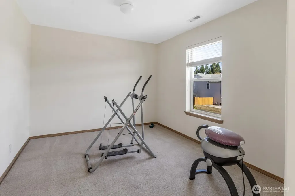 308 Easy Street SE Rainier WA 98576