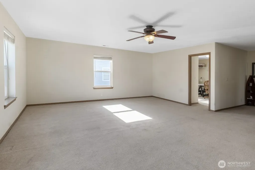308 Easy Street SE Rainier WA 98576