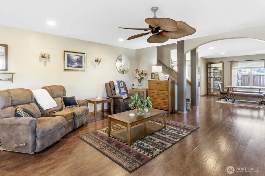 308 Easy Street SE Rainier WA 98576