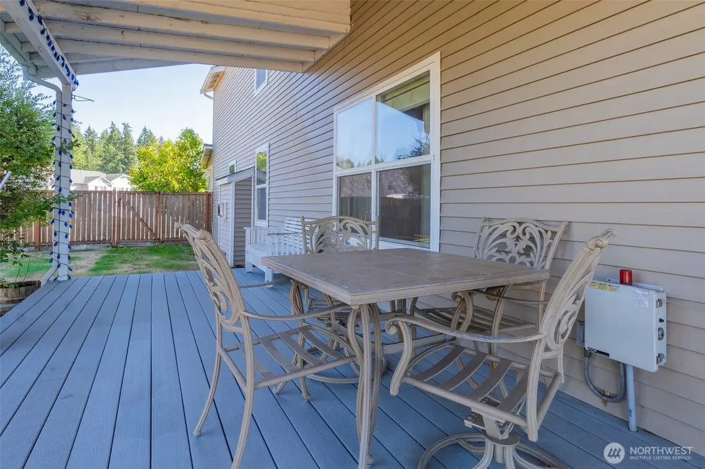 308 Easy Street SE Rainier WA 98576