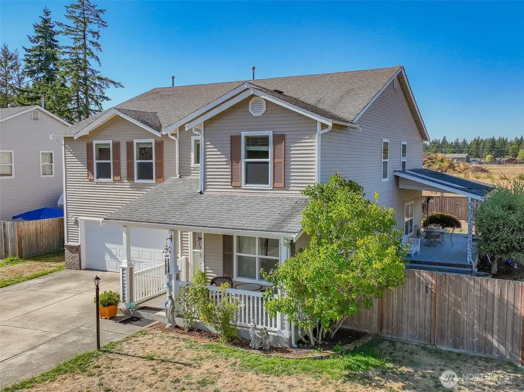308 Easy Street SE Rainier WA 98576