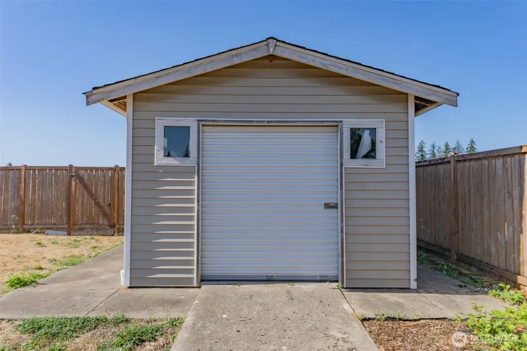 308 Easy Street SE Rainier WA 98576