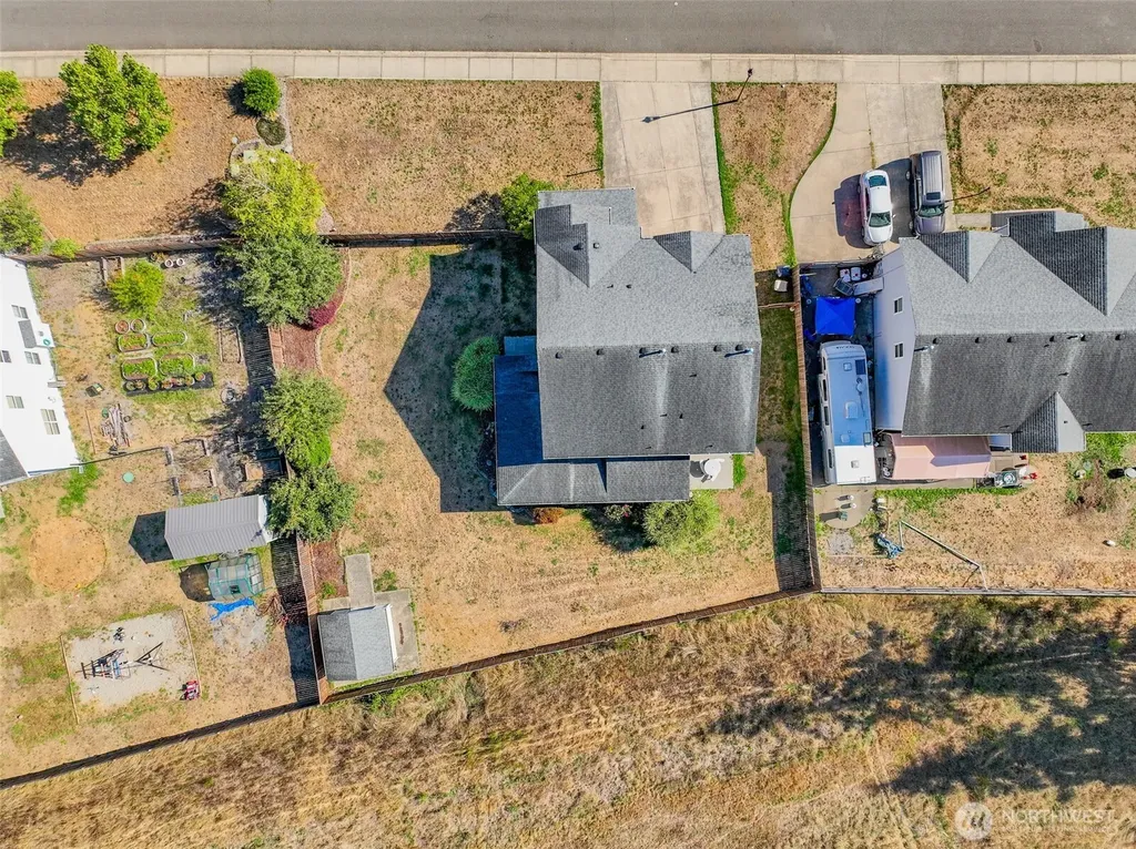 308 Easy Street SE Rainier WA 98576