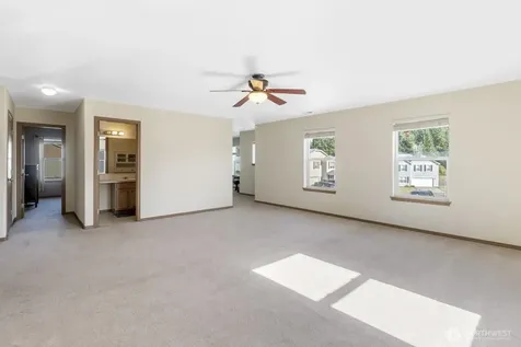 308 Easy Street SE Rainier WA 98576