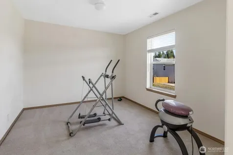 308 Easy Street SE Rainier WA 98576