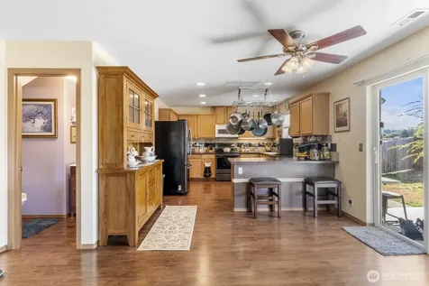 308 Easy Street SE Rainier WA 98576