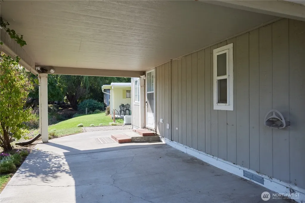 808 SE Mockingbird Drive College Place WA 99324