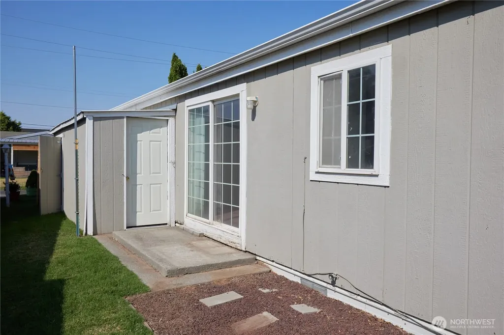 808 SE Mockingbird Drive College Place WA 99324