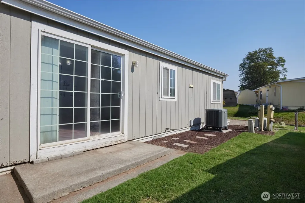 808 SE Mockingbird Drive College Place WA 99324