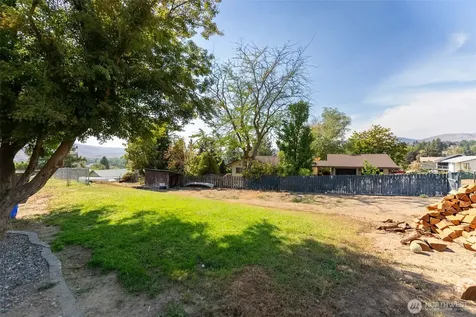 519 Locust Street Omak WA 98841