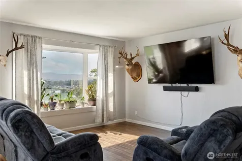 519 Locust Street Omak WA 98841