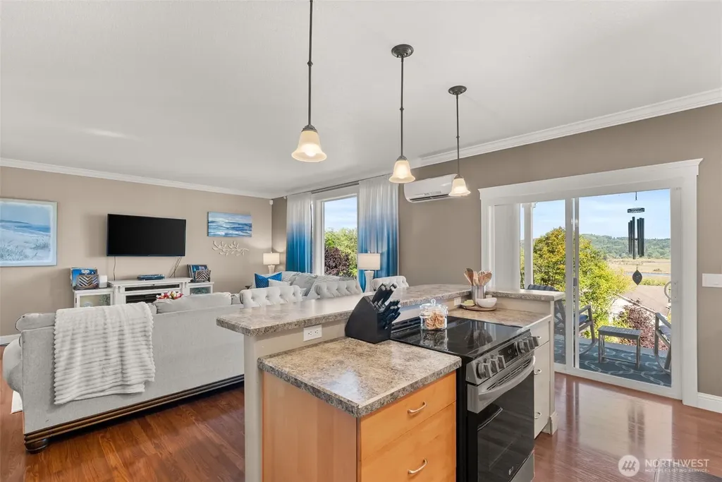 1480 Pacific Avenue Raymond WA 98577