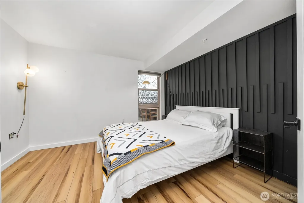 827 Hiawatha Place S Seattle WA 98144