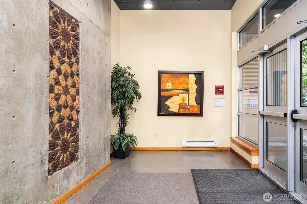 827 Hiawatha Place S Seattle WA 98144