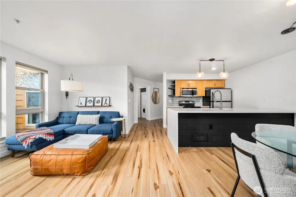 827 Hiawatha Place S Seattle WA 98144
