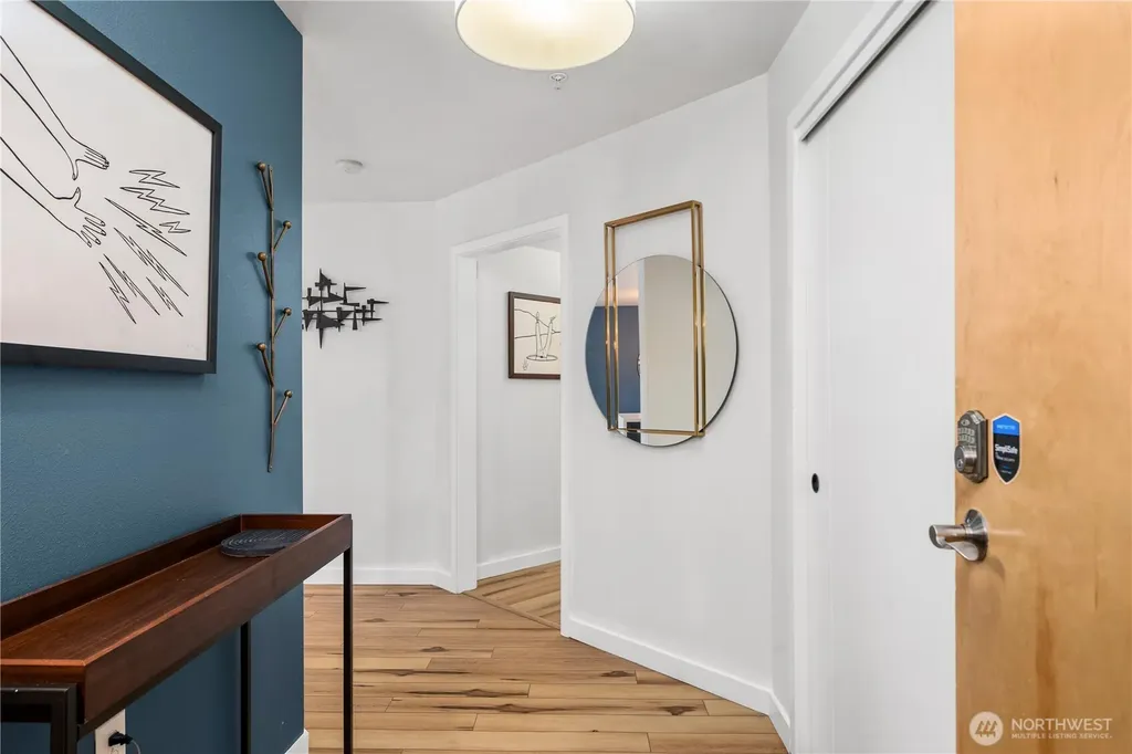 827 Hiawatha Place S Seattle WA 98144