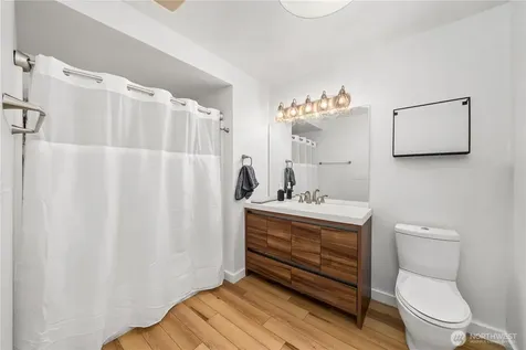 827 Hiawatha Place S Seattle WA 98144