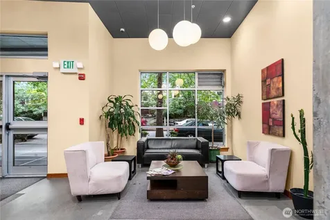 827 Hiawatha Place S Seattle WA 98144