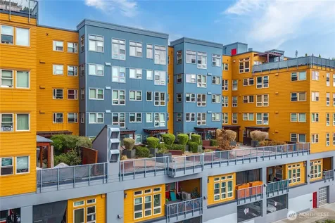 827 Hiawatha Place S Seattle WA 98144