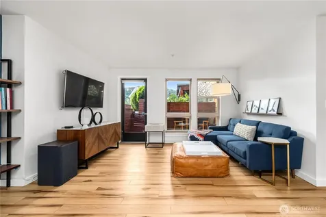 827 Hiawatha Place S Seattle WA 98144