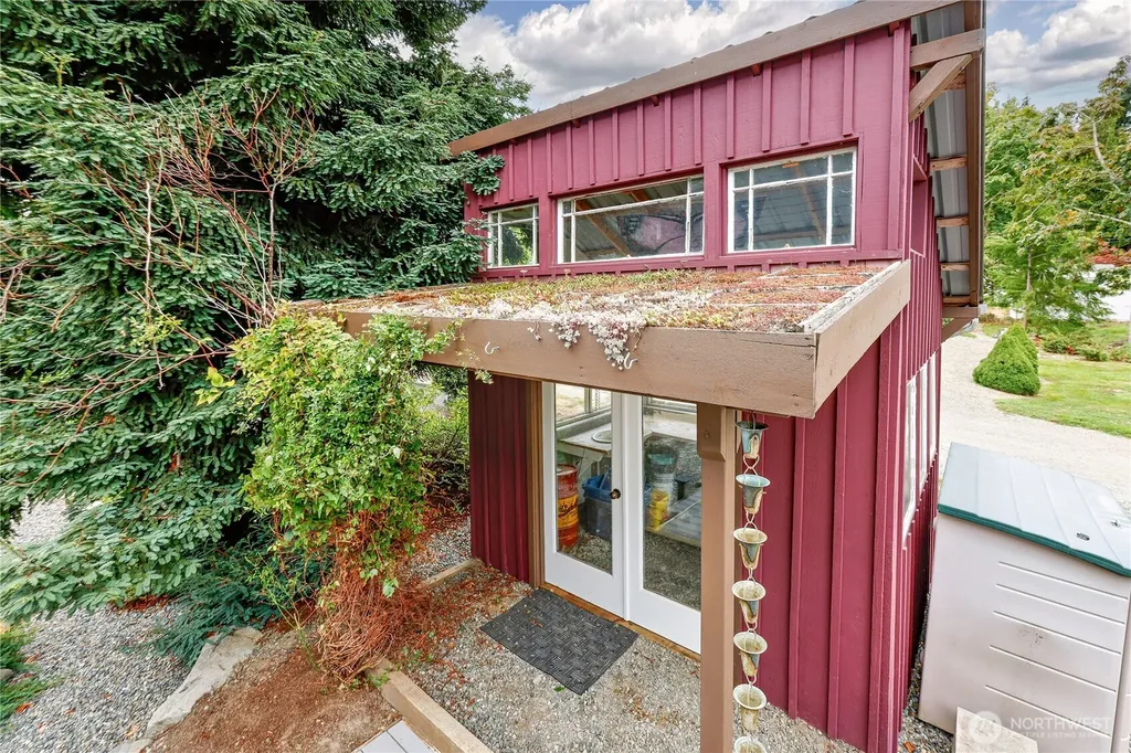 2440 Alaska Avenue E Port Orchard WA 98366