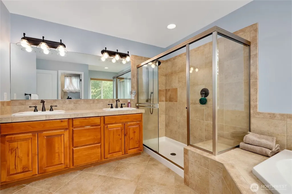 2440 Alaska Avenue E Port Orchard WA 98366