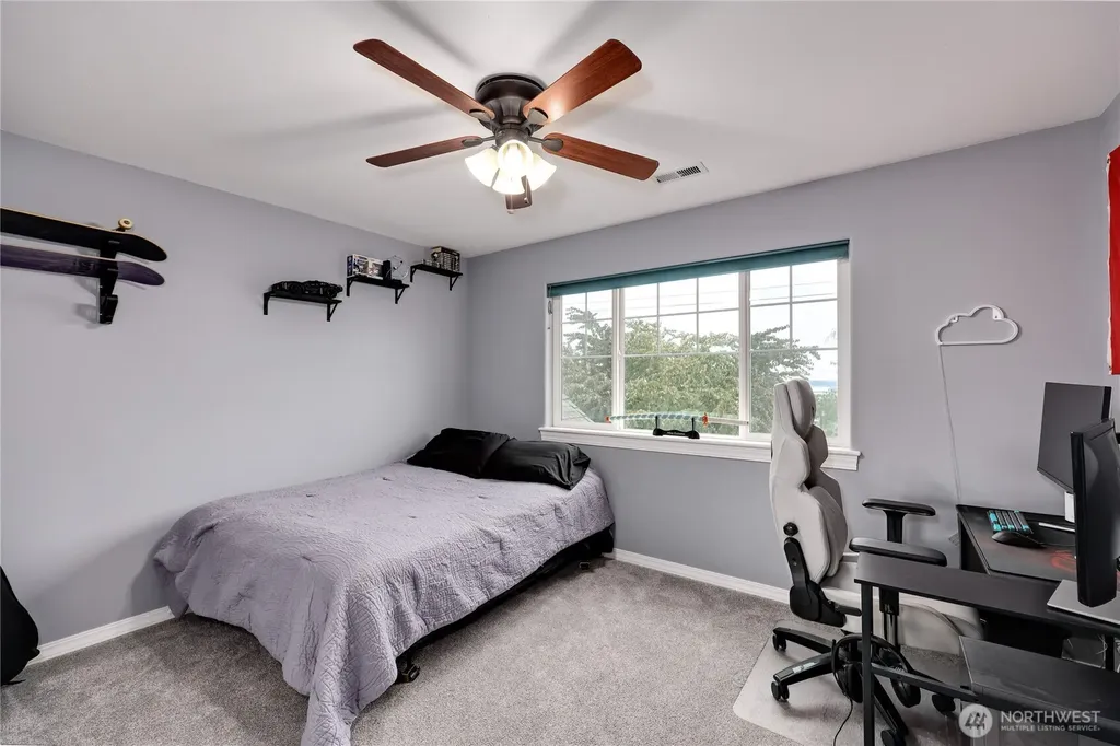 2440 Alaska Avenue E Port Orchard WA 98366