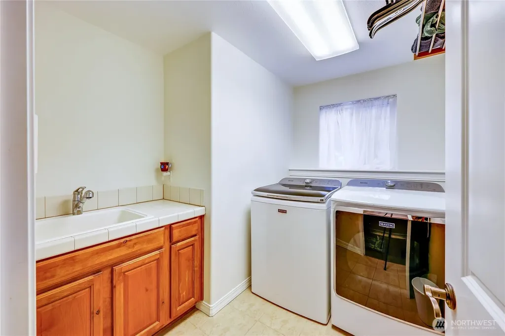 2440 Alaska Avenue E Port Orchard WA 98366