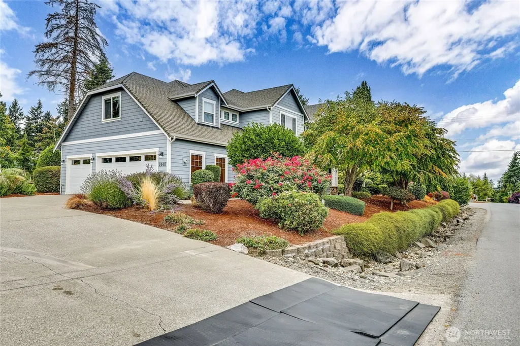 2440 Alaska Avenue E Port Orchard WA 98366