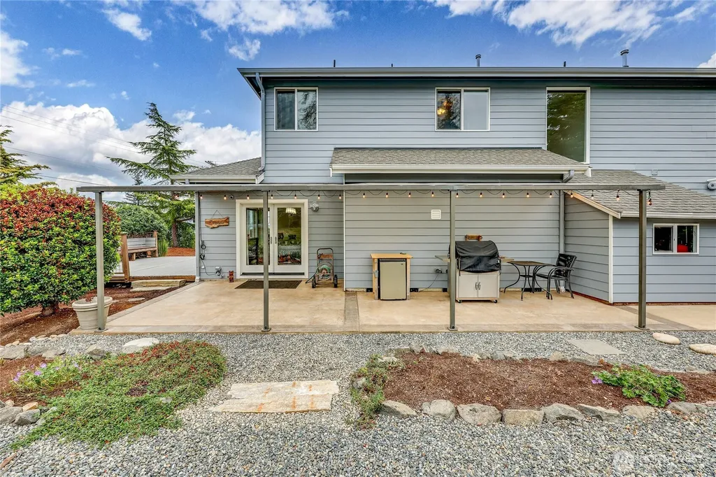 2440 Alaska Avenue E Port Orchard WA 98366