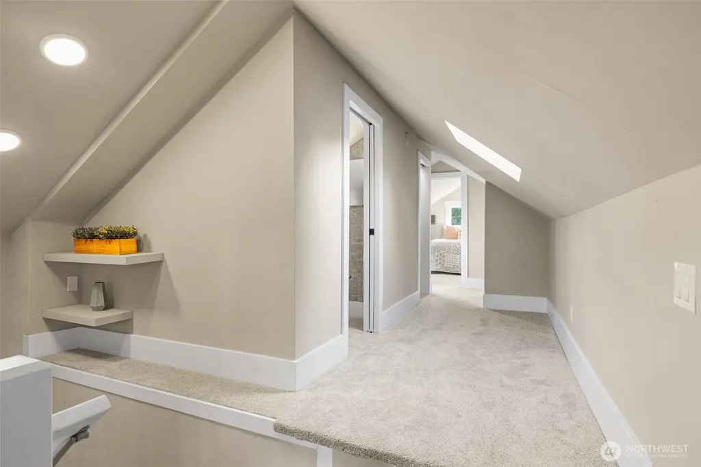9547 Wallingford Avenue N Seattle WA 98103