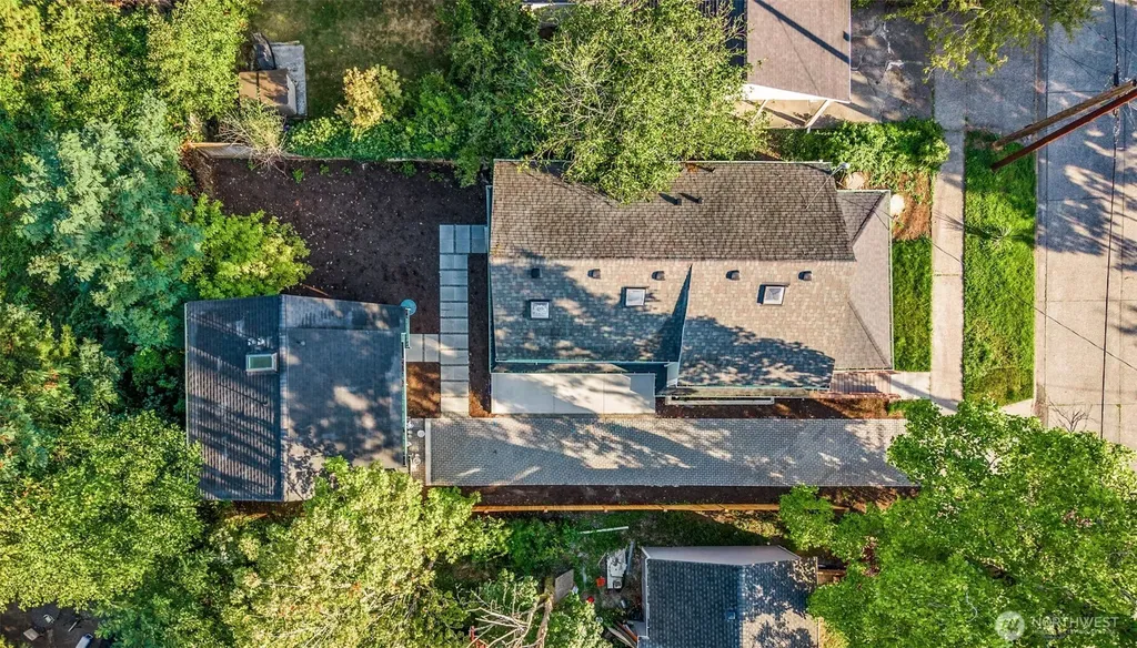 9547 Wallingford Avenue N Seattle WA 98103